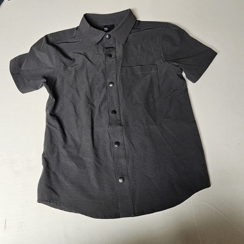 All In Motion Boys‎ Dark Grey 4/5  Short Sleeve Shirt